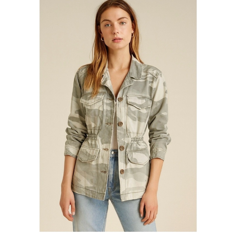 NWT Abercrombie & Fitch Women's Camo Utility Jacket